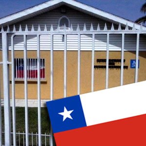 At least two kingdom halls in Chile have been photographed displaying the national flag
